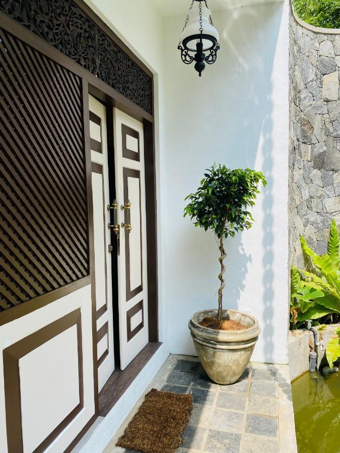 Thaprobana Villa Tangalle - Private Villa Extérieur photo
